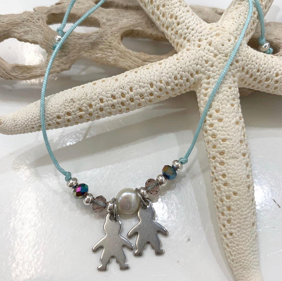 Collar confeccionado a mano con unos 